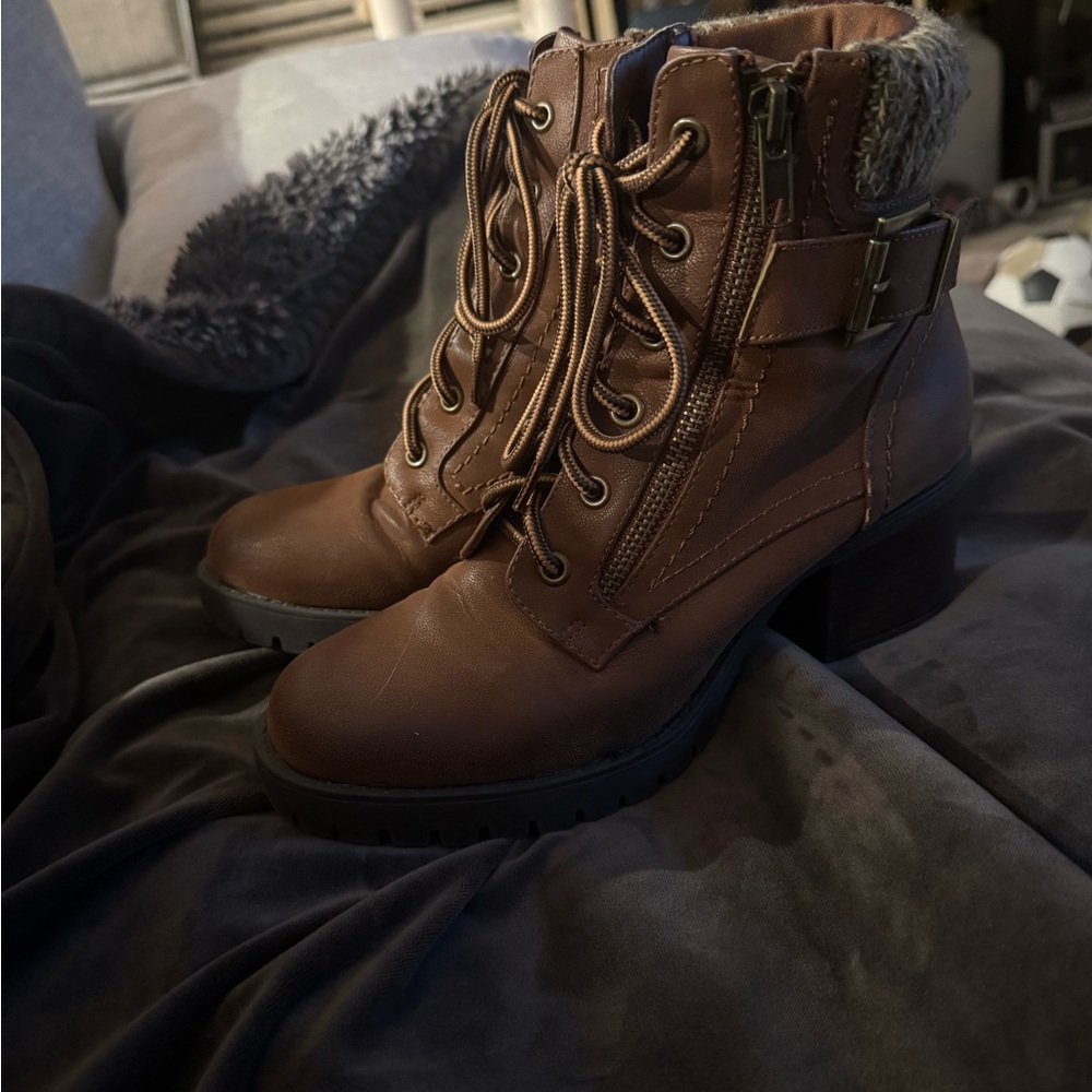 MIA Brown Lace-Up Ankle Boots Size 6.5 NWOT Zipper Buckle Knit Cuff Block Heel